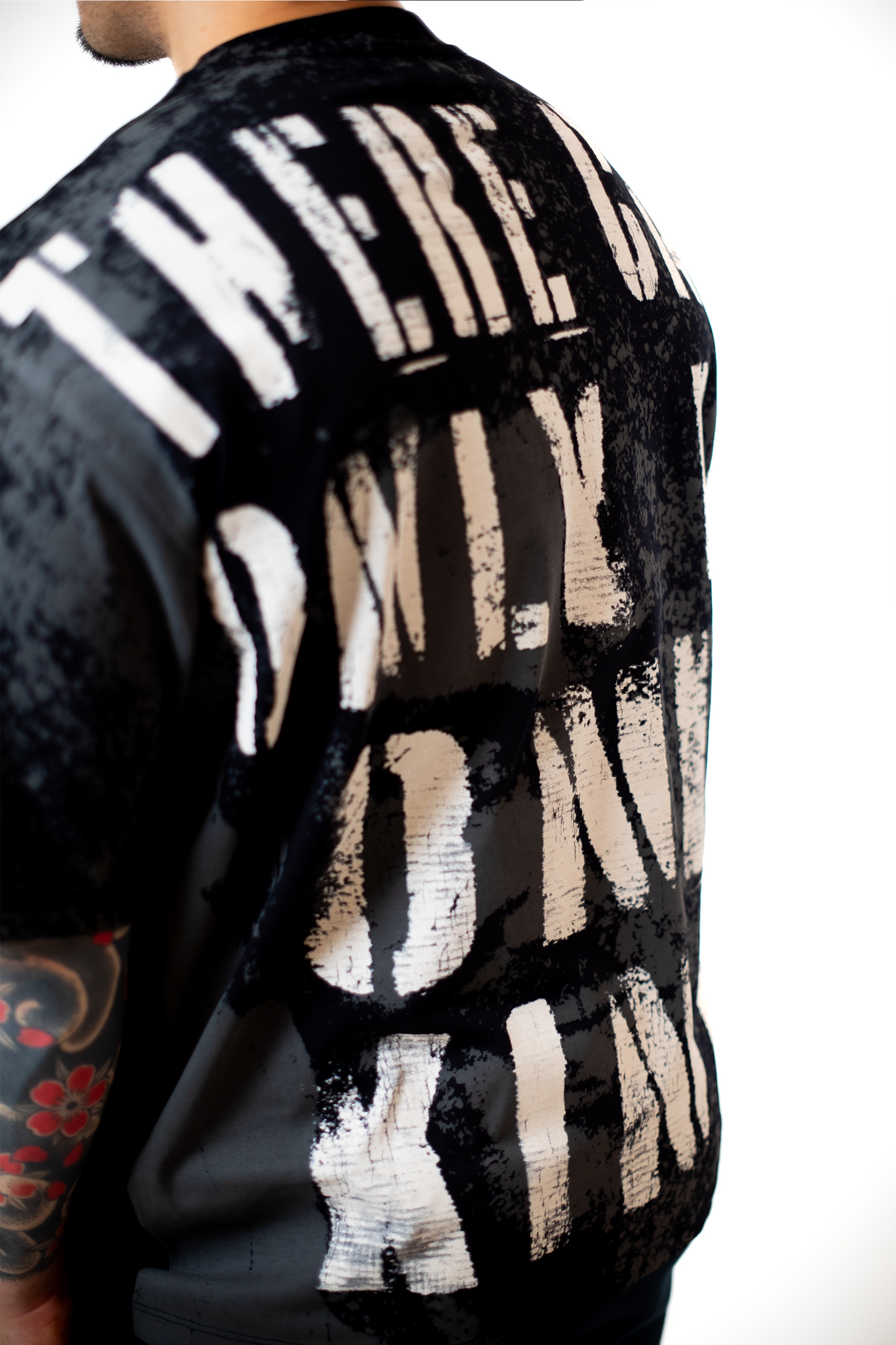 "MOST WANTED" TEE - [RHINESTONE / BLACK]