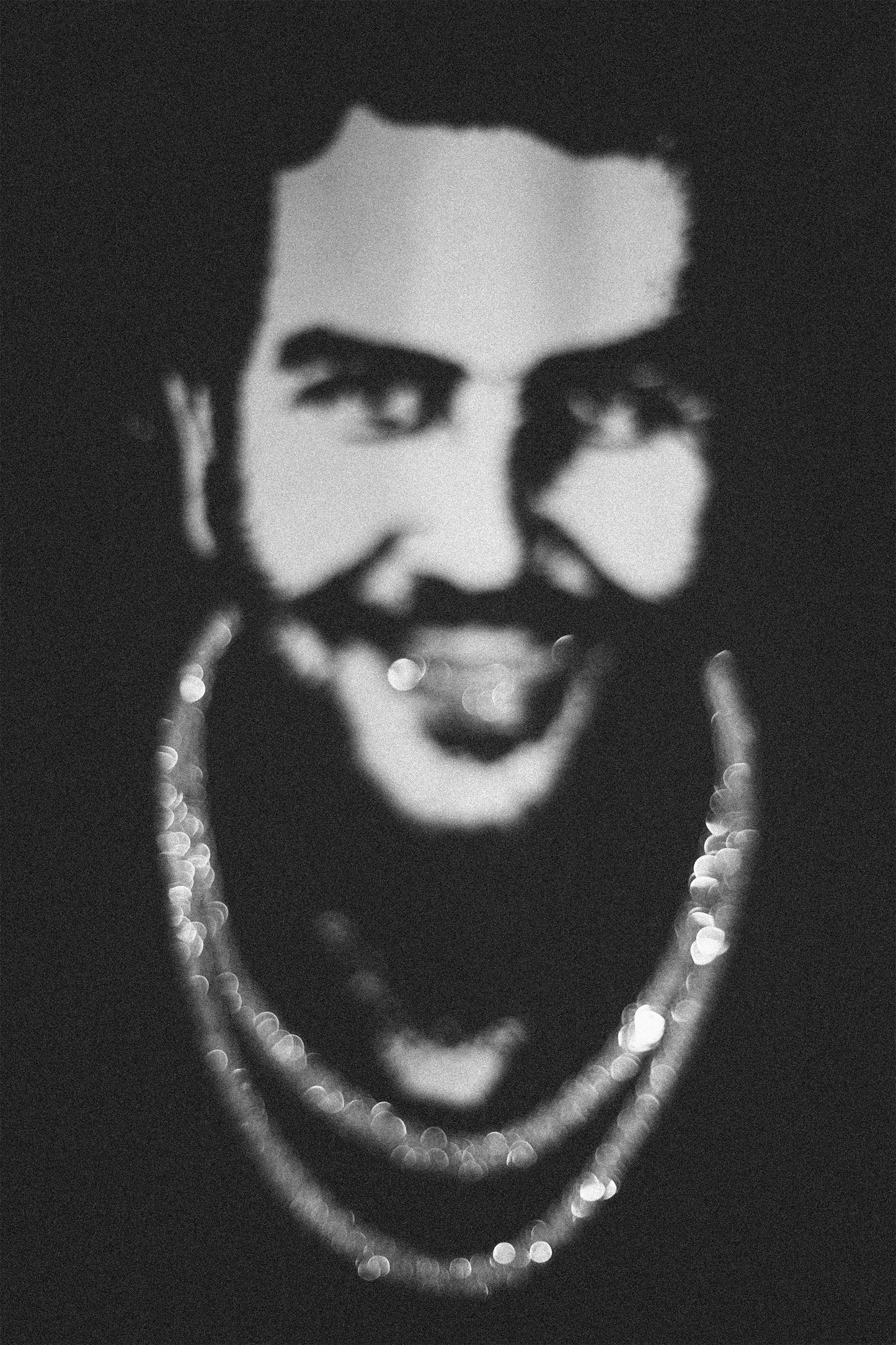 "MOST WANTED" TEE - [RHINESTONE / BLACK]