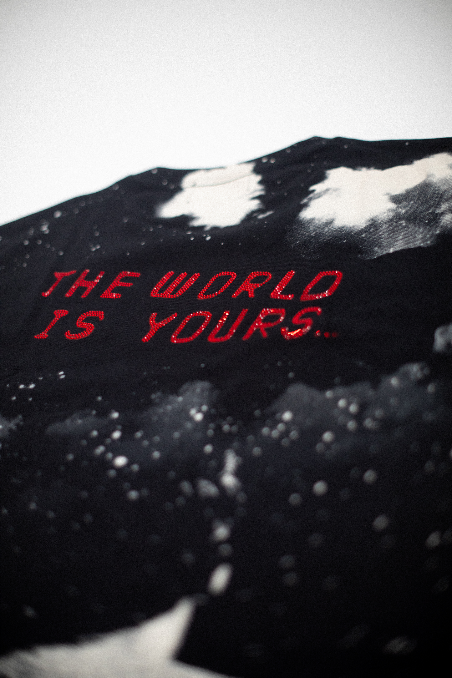 "THE WORLD IS YOURS..." TEE - [RHINESTONE / BLACK]