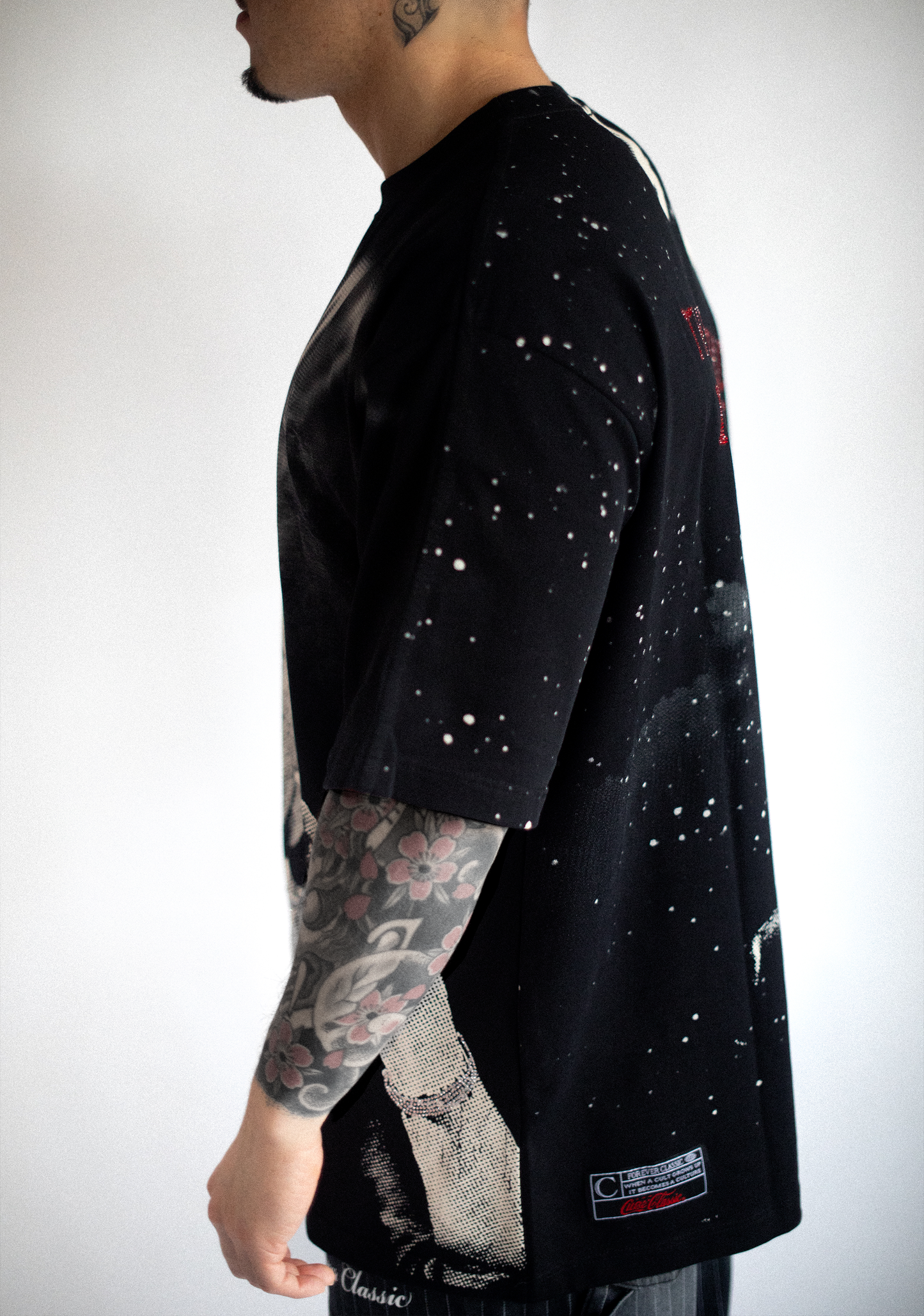 "THE WORLD IS YOURS..." TEE - [RHINESTONE / BLACK]